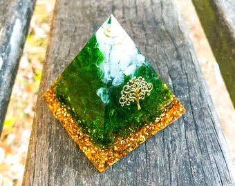 X-LG Jade Green Stone Orgone Orgonite Pyramid EMF Protection Healing Crystal 