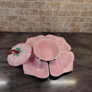 Valley Vista Calif USA 310 Pink Strawberry Bowl Set