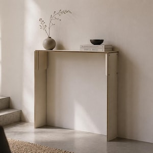 32 x 8 tum laserskuret träkonsolbord: Smalt modernt entrébord med radiatoröverdrag - italiensk design