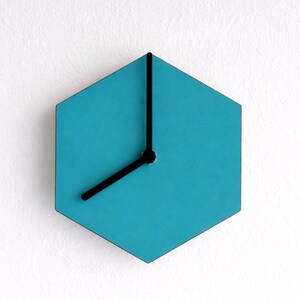 Reloj de madera hexagonal geométrico turquesa: decoración de pared moderna de 15 cm