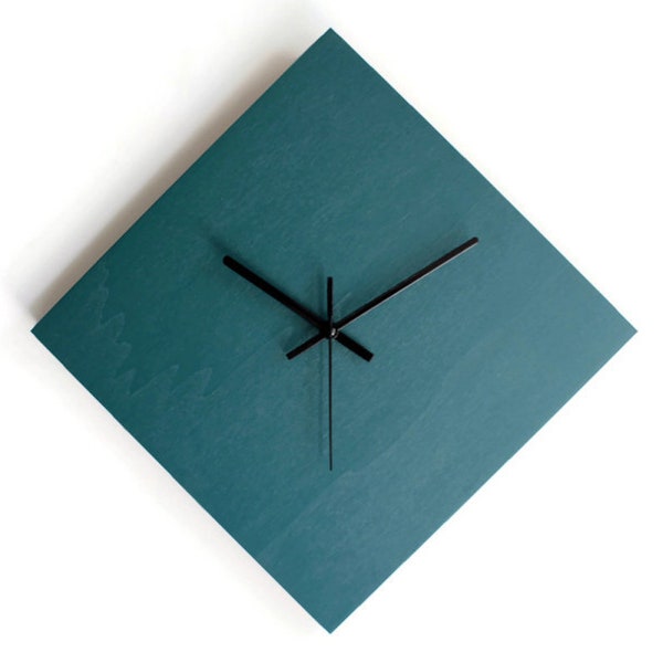 Grande horloge murale carrée silencieuse vert pétrole 42 cm pour chambre à coucher - Horloges murales en bois au design géométrique italien