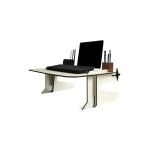 Kompakt laptop-skrivbord i trä: Italiensk design, bärbar arbetsstation för små utrymmen