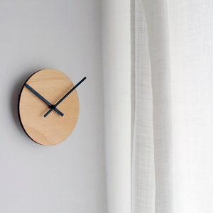 7 Minimalist Very Small Wooden Quiet Pine Wall Clock for Living Room No Ticking Wood Modern Design, Round Tiny Silent Office Clocks zdjęcie 2