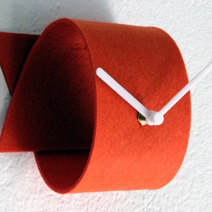 FELO Minimalist Felt Wall Clock: Modern Silent Timepiece