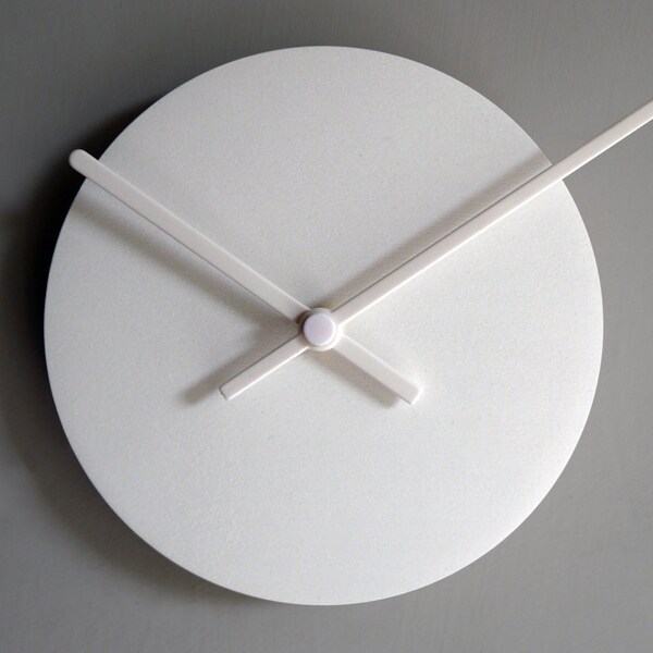 17 cm Horloge murale blanche élégante inspirée de la théorie du Big Bang, design unique pour les amateurs d'astronomie et d'astrophysique