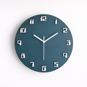 Reloj de pared silencioso de madera color turquesa de 25 cm con números: Arte vintage retro para nerds.