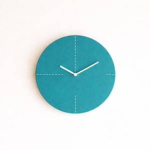 Orologio da parete piccolo in legno turchese da 8 pollici: mini orologio moderno