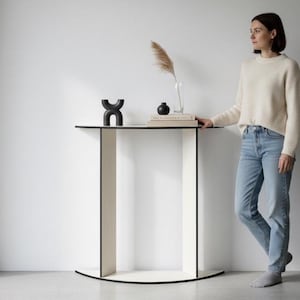 32 x 8インチ レーザーカット ポプラ材 ハーフムーン ラジエーター上部 細弧型コンソールテーブル：イタリアンモダン玄関家具