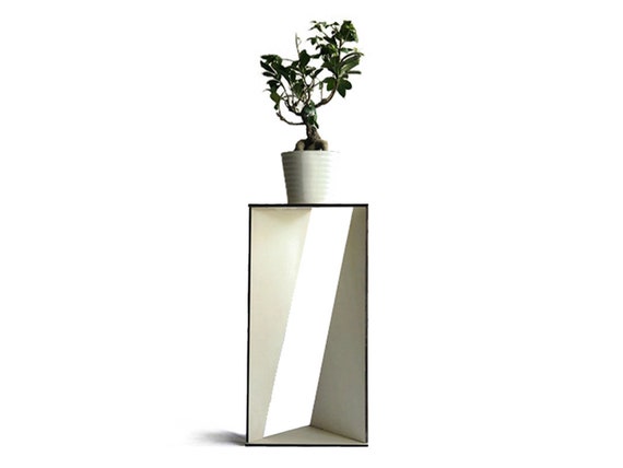 Tall corner 2024 accent table
