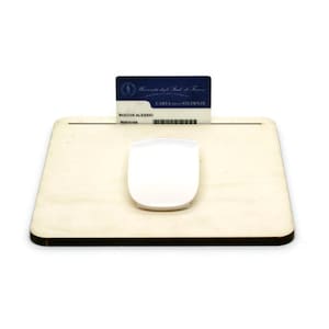 Laser-geschnittener hölzerner Mousepad Organizer Kartenhalter Einzigartiges Bürozubehör Kleine Desktop Pad Funktionaler Arbeitsplatz Geschenk Schreibtisch Organisation