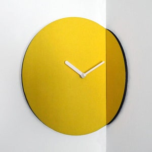 Contemporary Wooden Corner Wall Clock, Modern Silent Design, Ideal for Living Room, Unique Laser-Cut Wood Home Decor and Stylish Accents