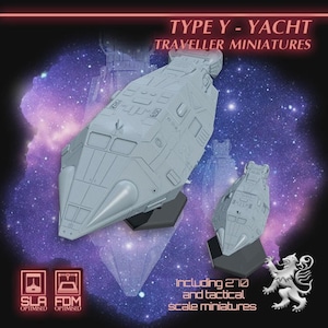 Op de afbeelding: Een lichtgrijze Type Y Yacht Traveller miniatuur, met een gedetailleerd ontwerp, wordt weergegeven tegen een ruimte-thema achtergrond. De afbeelding bevat de tekst "TYPE Y - YACHT TRAVELLER MINIATURES" en "Including 270 and tactical scale miniatures."