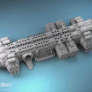 以下が含まれることがあります： 3Dプリントされた未塗装のライトグレーのSF宇宙船モデル。長いトラス状の胴体、複数の円筒形エンジンポッド、窓のあるコックピット、側面のランプが特徴です。下部に「The Dragon's Rest」というテキストが表示されています。