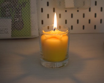 Beach sensation beeswax candle, with natural or ocean fragrance.