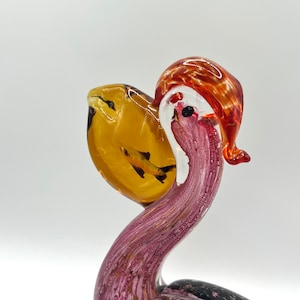Pelícano de vidrio soplado a mano con pez en su figura de vidrio pico Decoración del hogar