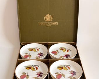 Vintage 1974 Royal Worcester Arden Set of 4 mini Plates in Original Box