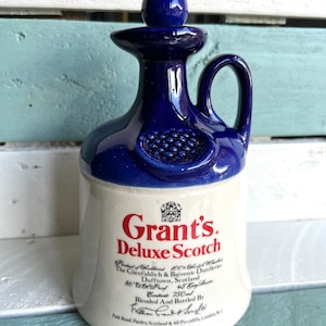 vintage Grant's Deluxe Scotch Decanter Dufftown Ecosse, carafes à collectionner des années 1970