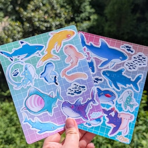 Planche 12 stickers requins - papier autocollant glacé - poissons - format A5