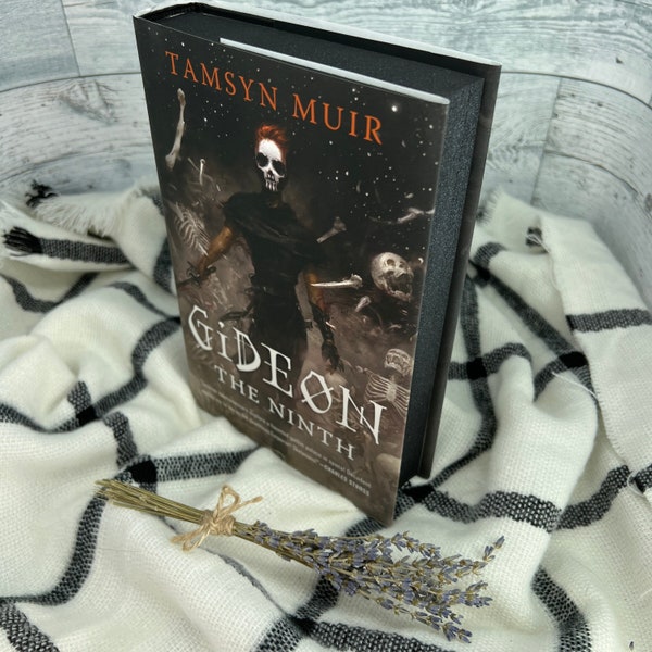 Gideon the Ninth (The Locked Tomb series #1)- Tamsyn Muir US hardback custom book sprayed edges book lover gift