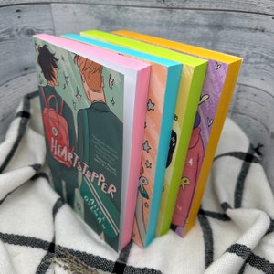 Heartstopper Volumes 1-4: Custom Sprayed Edge Book Set