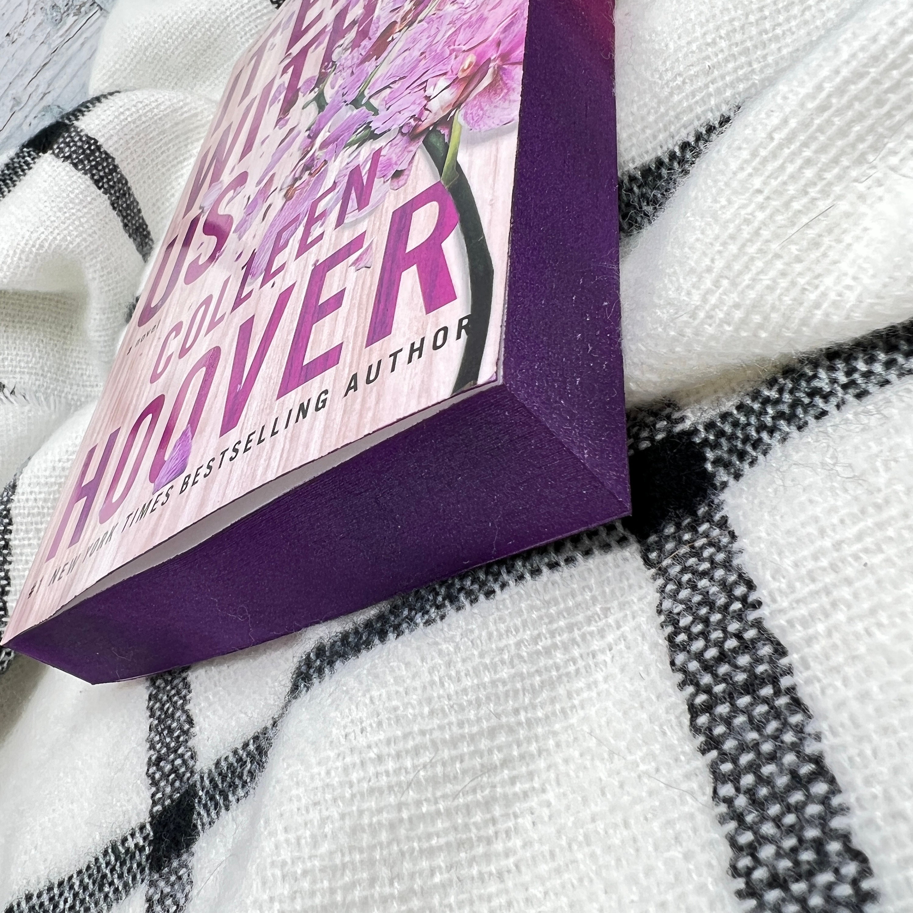 It Ends With Us (Special Edition with sprayed edges) by Colleen Hoover -  1st Edition 1st Printing - 2023 - from Fialta Books (SKU: 12257)