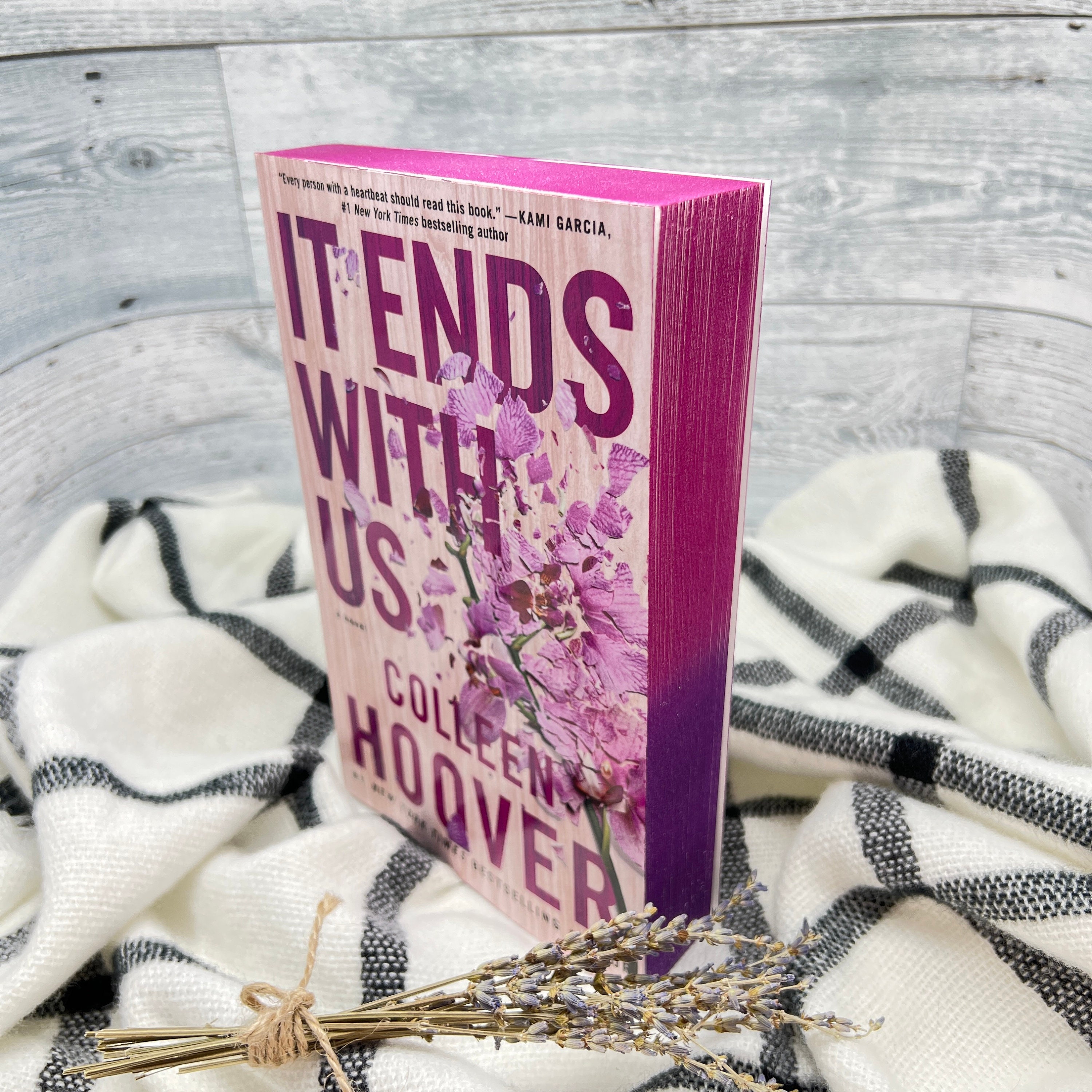 It Ends With Us Collen Hoover US Paperback Custom Book Sprayed Edges Book  Lover Gift 