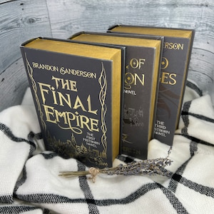 Mistborn: The Final Empire (Mistborn Series #1) by Brandon Sanderson,  Paperback