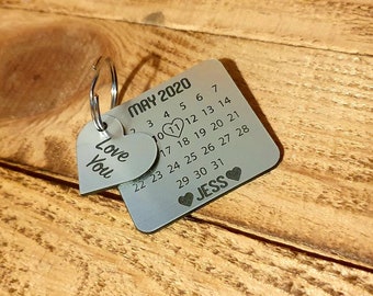 Personalised Calendar Keyring - Adorable Wedding Favour or Birthday Gift