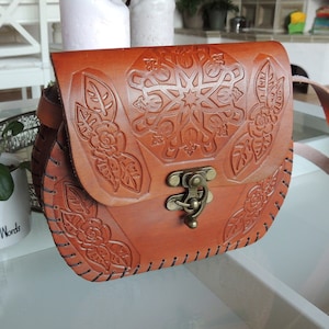 Mandala Leder Tasche für Damen, Personalisierte Handgefertigte Lederschultertasche