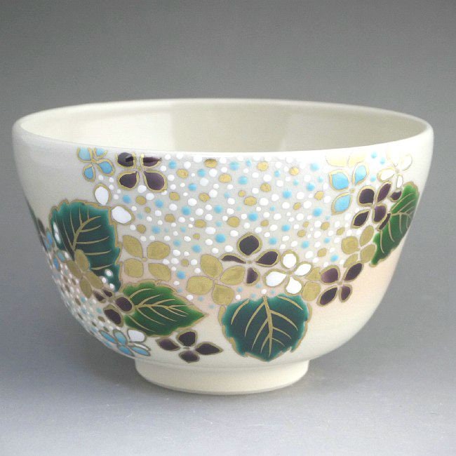 Hydrangea Authentic Japanese Traditional Tea Ceremony Matcha Bowl Chawan Textured Glaze Floral Design Handcrafted in Japan 