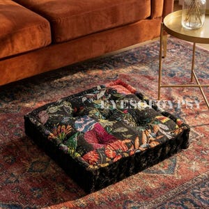 Cojín de suelo de terciopelo bohemio: cojín vintage de patchwork kantha, asiento de sofá negro