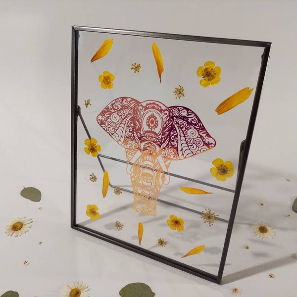 Cadre design éléphant holographique ou non avec des fleurs pressées