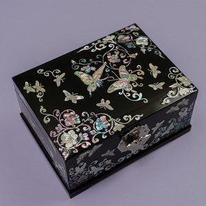 FEBRUAR BERG Exquisite Perlmutt Schmetterling Schmuckschatulle: Handgefertigte Aufbewahrung mit elegantem Inlay Design Geburtstagsgeschenke für Frauen