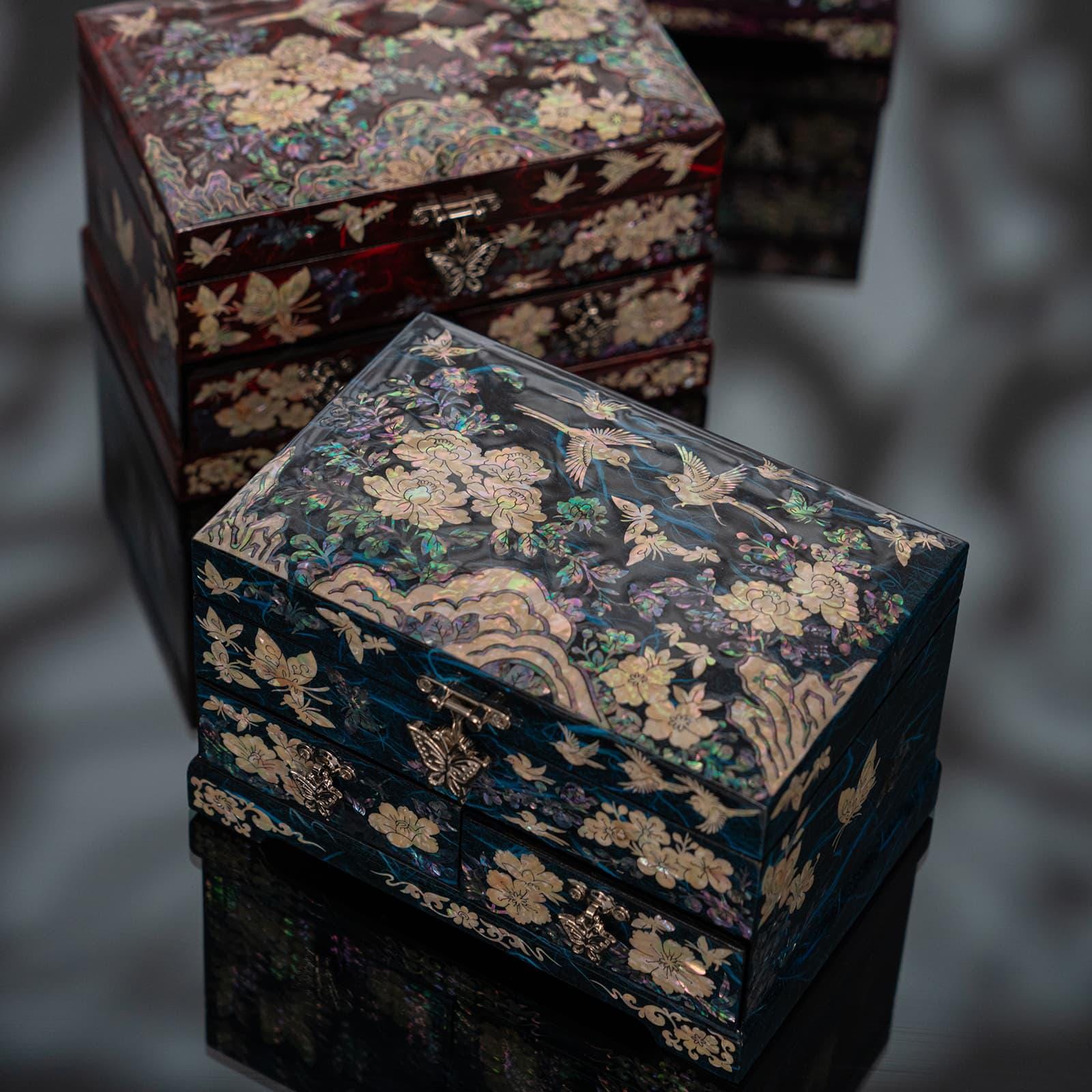 FEBRUARY MOUNTAIN Mother-of-pearl Jewelry Box With Cranes