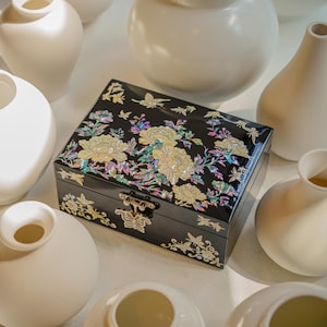 FEBRUAR BERG Mutter der Perle Box mit Ring Tablett Blume und Schmetterling geschenke für frauen Schmuckschatulle Einzigartige Geschenke Geburtstagsgeschenke Hochzeit