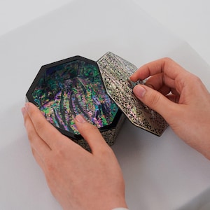 February Mountain Handcrafted Korean Mother of Pearl Trinket Box - Elegant Gift for Her, Traditional Octagonal Keepsake Box with Inlay
