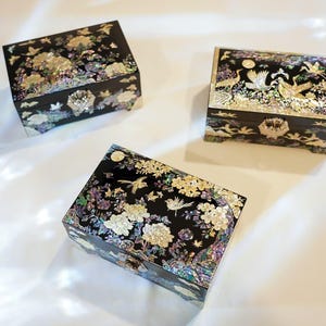 February Mountain Mother of Pearl Jewelry Box Handmade Wooden Vintage Jewelry Box Crane and Pine tree Design Jewelry gift box for women