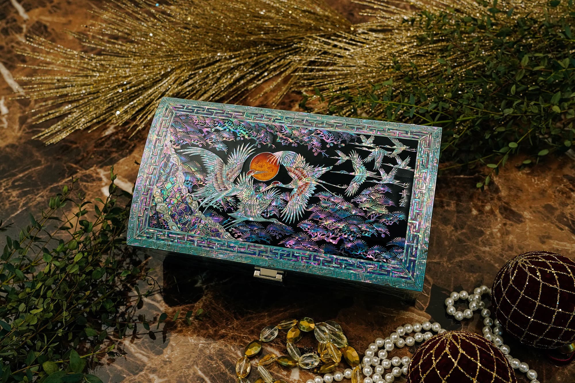 February Mountain Unique Korean Handmade Mother-of-Pearl Jewelry Box - Perfect for Birthday, Wedding, Mother's Day, Christmas Gifts