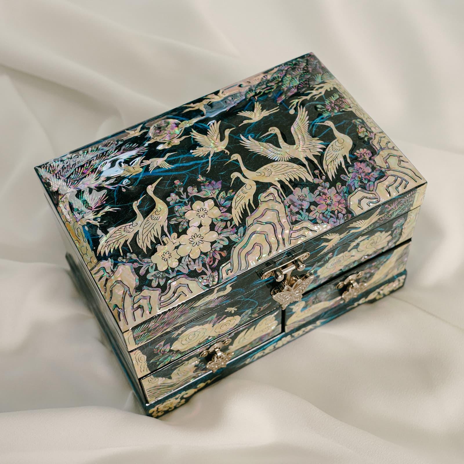 FEBRUARY MOUNTAIN Mother-of-pearl Jewelry Box With Cranes