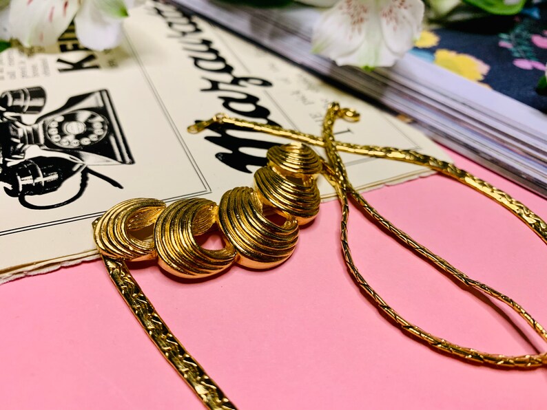 Vintage 1960/'s Charming Gold Chain Collar Necklace