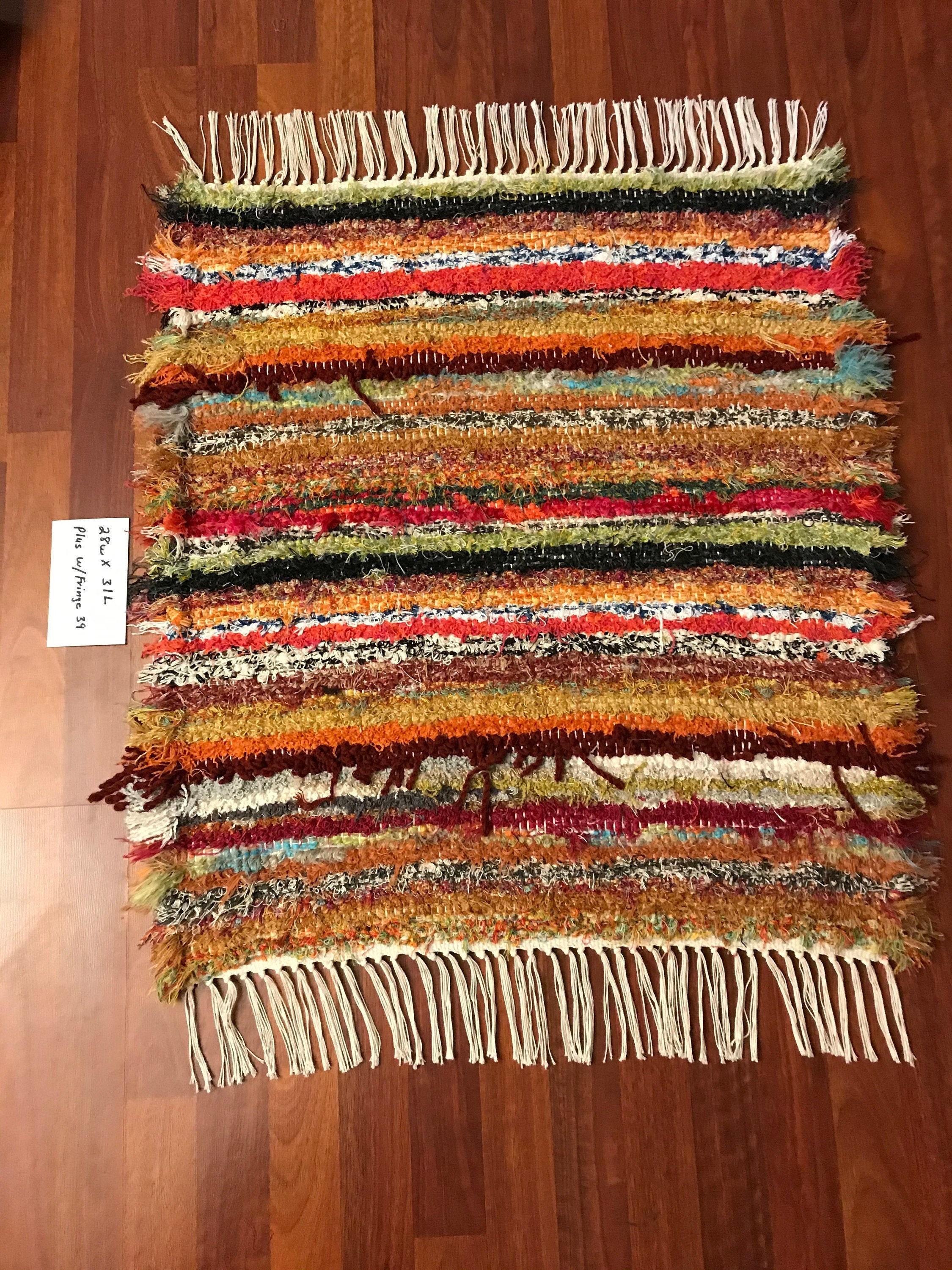 Handwoven Amish Rag Rug 31 X 28 Etsy
