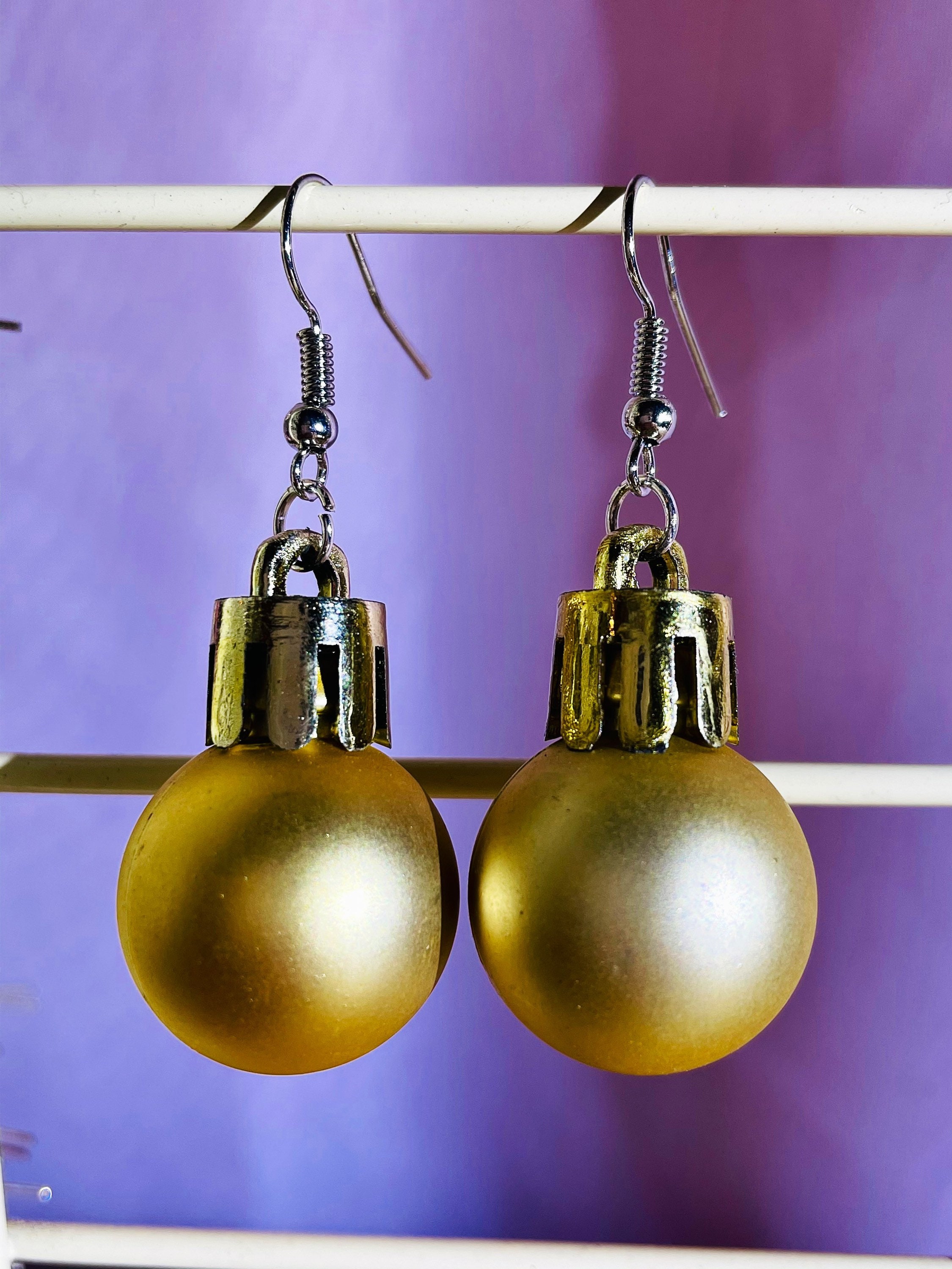 Black And White Bauble Earring