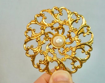 Vintage Decorative Golden Tone Pin with Faux Pearl in the Center/Swirl design gold tone pin