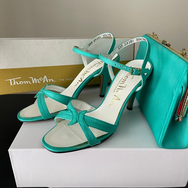 Size 6 - 1950s/60s Aquamarine Green Heels with Matching Purse by Thom McAn/ Classic Heels with Gold chain purse/ Going Out Wear