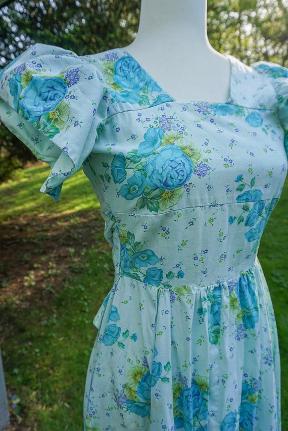 1970s Vintage Blue Rose Maxi Dress/ Short Sleeves… - image 4