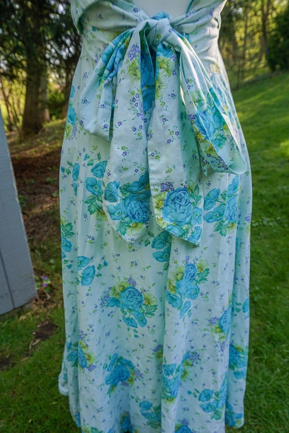 1970s Vintage Blue Rose Maxi Dress/ Short Sleeves… - image 5