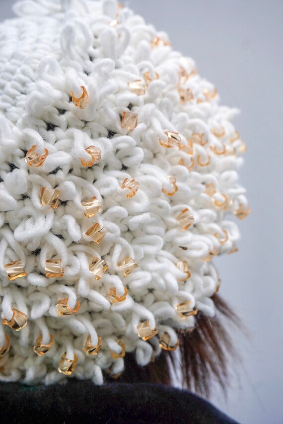 1960’s Beaded White Knit Winter Fashion Hat / Win… - image 3