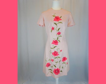 Size L - 1960s Vintage Light Pink Dress with Bright Pink Flower Print/ Floral Day Dress/ Vintage Floral Summer Dress/ Mod Midi Dress