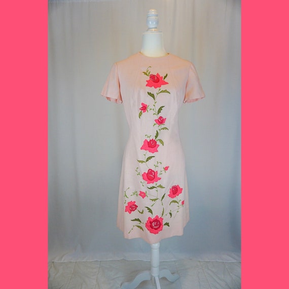 Size L 1960s Vintage Light Pink Dress with Bright Pink Flower Print/  Floral Day Dress/ Vintage Floral Summer Dress/ Mod Midi Dress