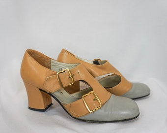 Size 6 - 1940s/50s Vintage leather two tone Tan and Grey Buckle Heels With Adjustable Buckles / Casual Day Shoes / Evening Vintage Heels